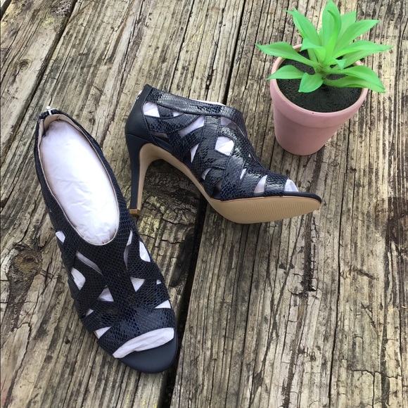 NWOB Calvin Klein Kiani Sandals - Picture 5 of 6